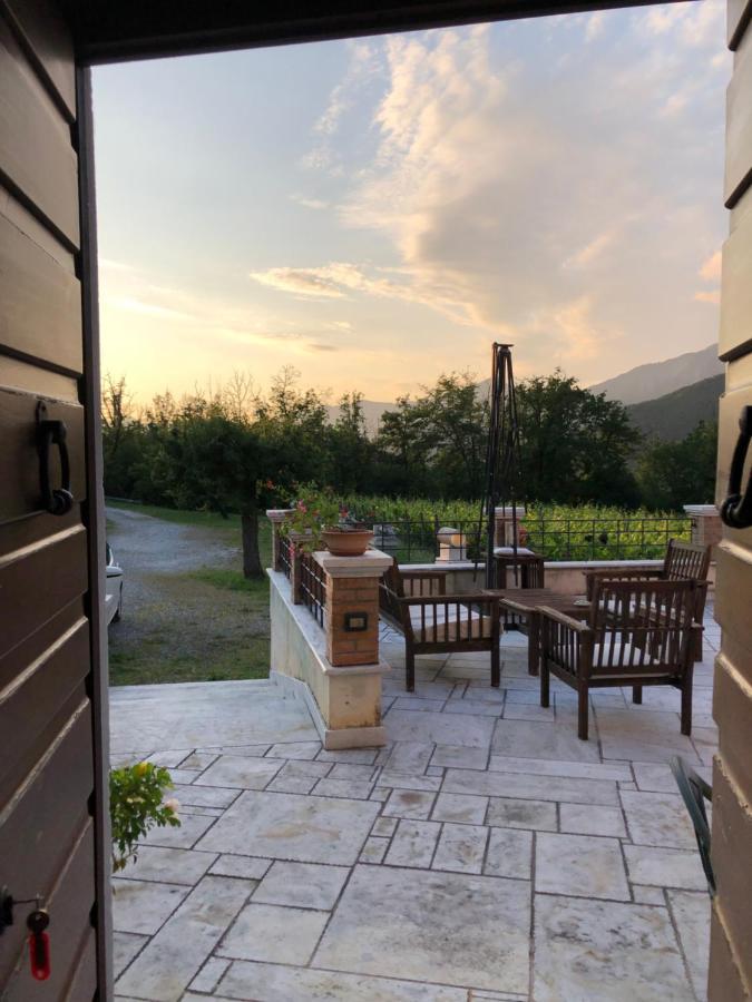 Galleria Ars Apua Bed & Breakfast Carrara Bagian luar foto