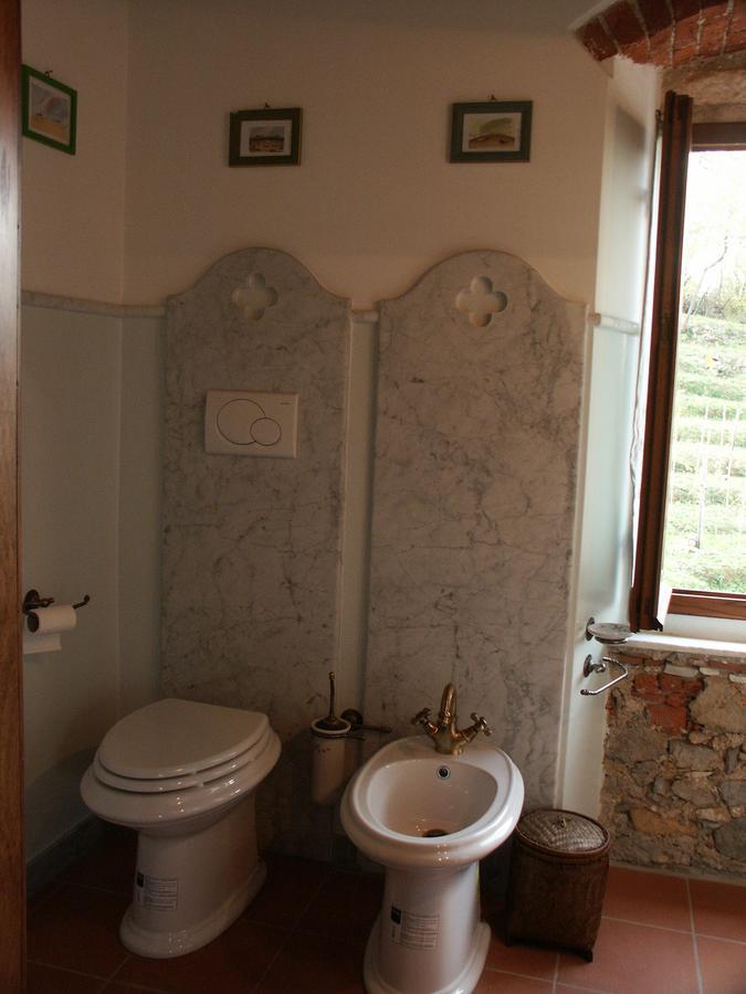 Galleria Ars Apua Bed & Breakfast Carrara Bagian luar foto