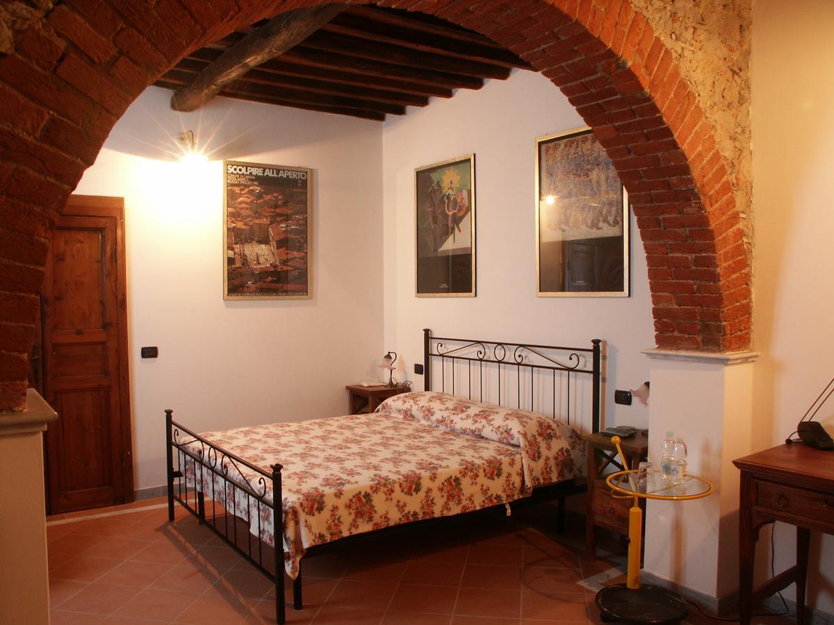 Galleria Ars Apua Bed & Breakfast Carrara Bagian luar foto